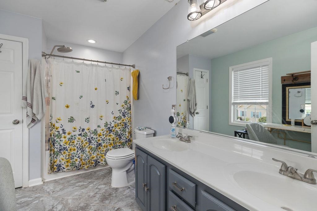 124 WEXFORD ST, STAUNTON, Virginia 24401, 3 Bedrooms Bedrooms, ,2 BathroomsBathrooms,Residential,124 WEXFORD ST,667879 MLS # 667879