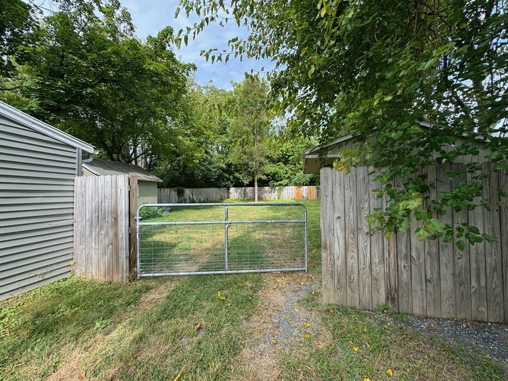 2368 LEE HWY, MOUNT SIDNEY, Virginia 24467, 2 Bedrooms Bedrooms, ,1 BathroomBathrooms,Residential,2368 LEE HWY,667880 MLS # 667880