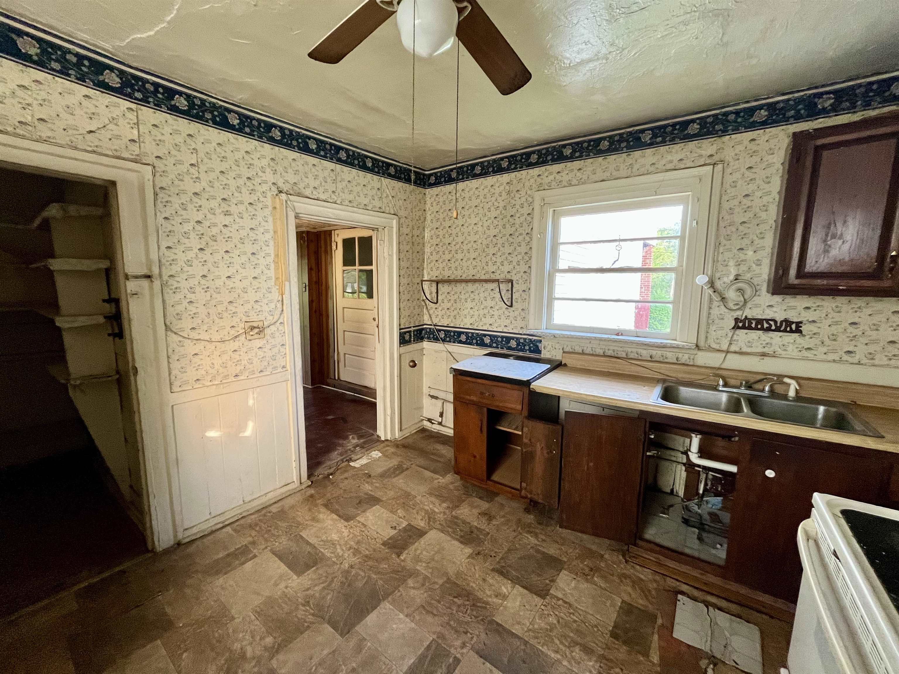 120 CHARLES ST, GORDONSVILLE, Virginia 22942, 3 Bedrooms Bedrooms, ,1 BathroomBathrooms,Residential,120 CHARLES ST,667881 MLS # 667881