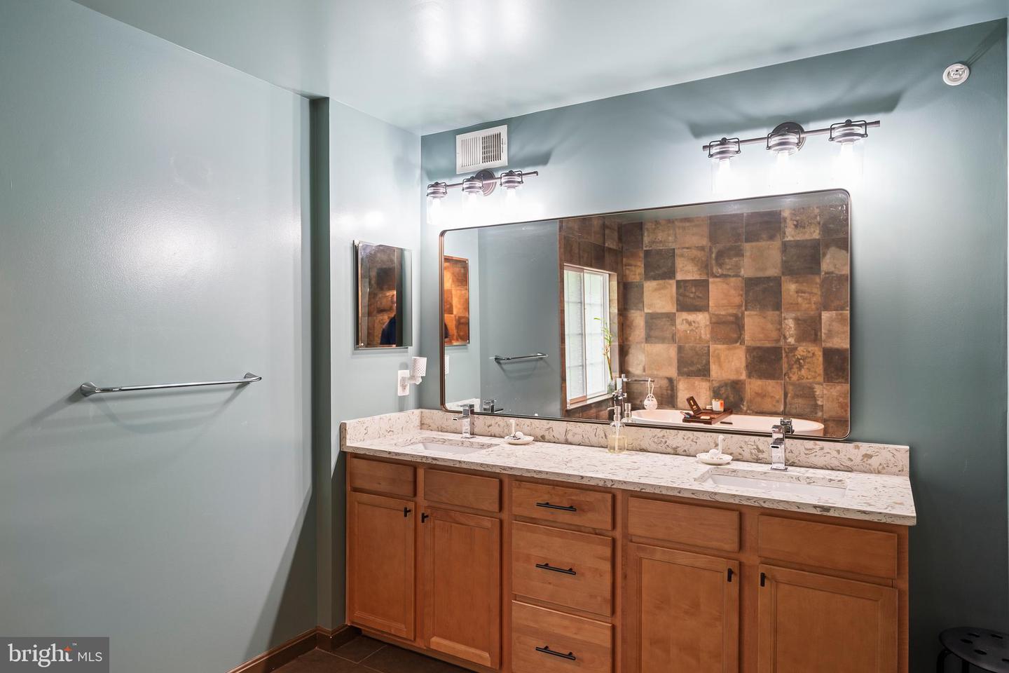 3489 EAGLE RIDGE DR, WOODBRIDGE, Virginia 22191, 4 Bedrooms Bedrooms, ,3 BathroomsBathrooms,Residential,For sale,3489 EAGLE RIDGE DR,VAPW2098540 MLS # VAPW2098540