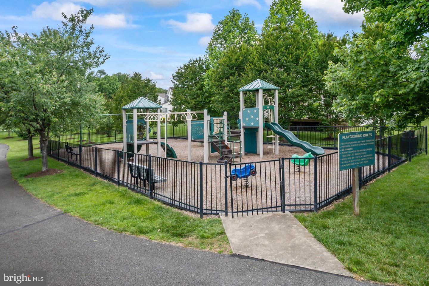 3489 EAGLE RIDGE DR, WOODBRIDGE, Virginia 22191, 4 Bedrooms Bedrooms, ,3 BathroomsBathrooms,Residential,For sale,3489 EAGLE RIDGE DR,VAPW2098540 MLS # VAPW2098540