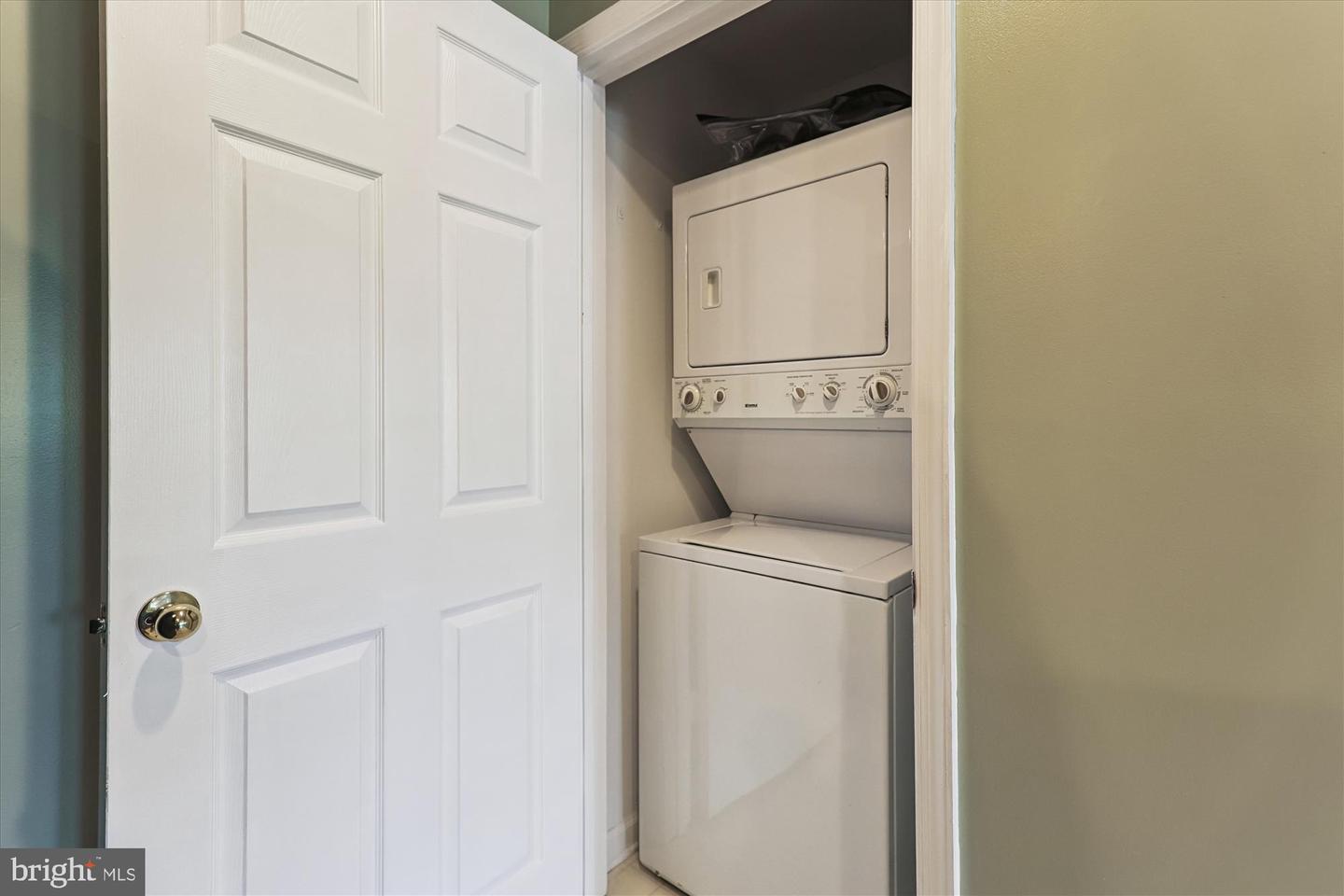 12005 TALIESIN PL #35, RESTON, Virginia 20190, 2 Bedrooms Bedrooms, 5 Rooms Rooms,2 BathroomsBathrooms,Residential,For sale,12005 TALIESIN PL #35,VAFX2254300 MLS # VAFX2254300