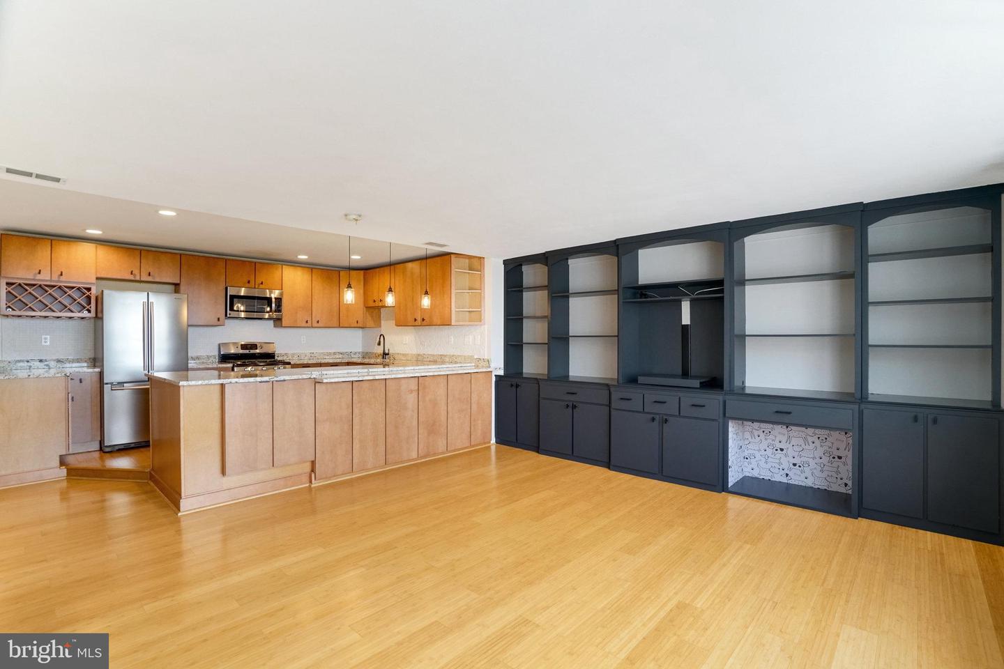 4600 DUKE ST #1305, ALEXANDRIA, Virginia 22304, 2 Bedrooms Bedrooms, ,1 BathroomBathrooms,Residential,For sale,4600 DUKE ST #1305,VAAX2047464 MLS # VAAX2047464