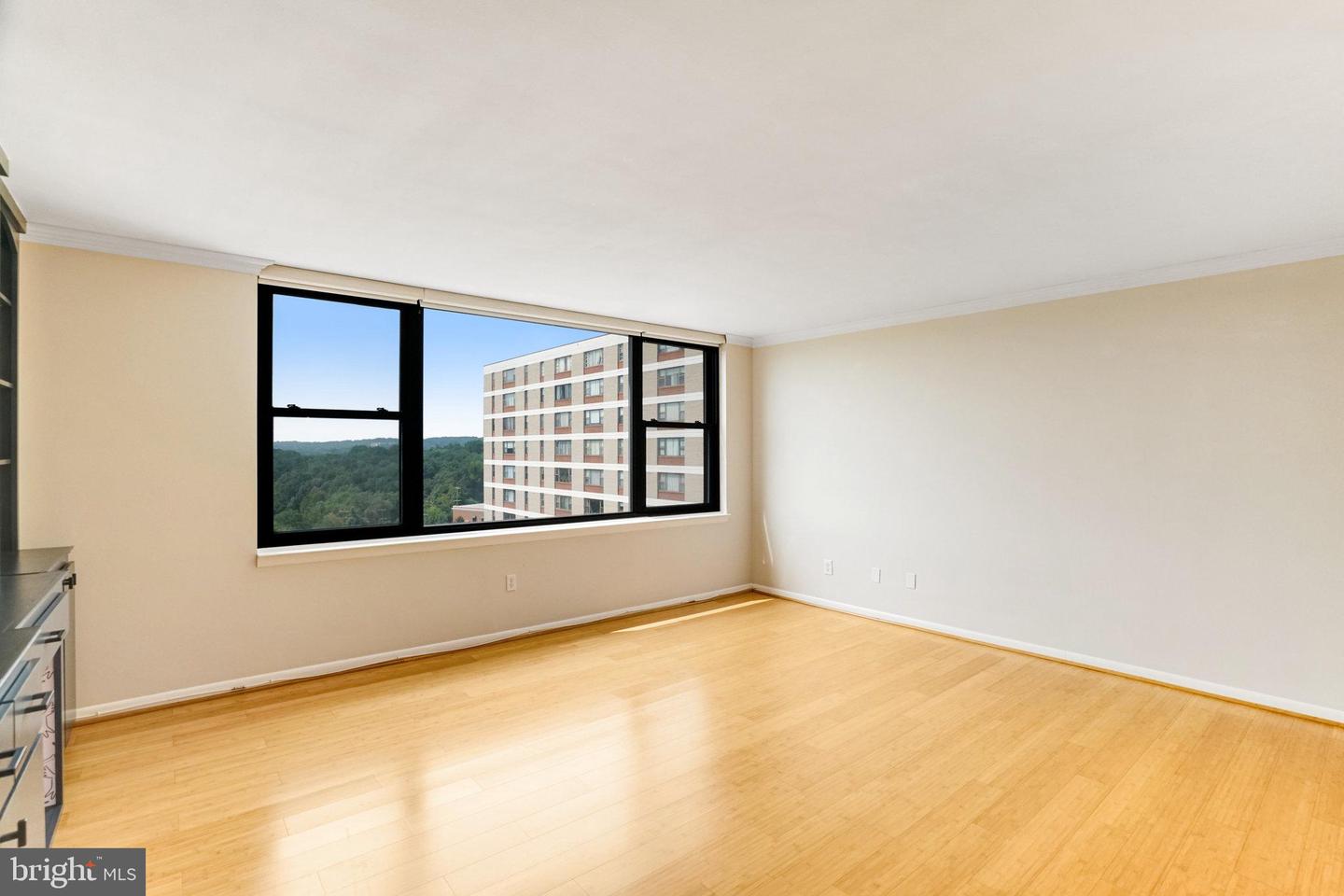 4600 DUKE ST #1305, ALEXANDRIA, Virginia 22304, 2 Bedrooms Bedrooms, ,1 BathroomBathrooms,Residential,For sale,4600 DUKE ST #1305,VAAX2047464 MLS # VAAX2047464