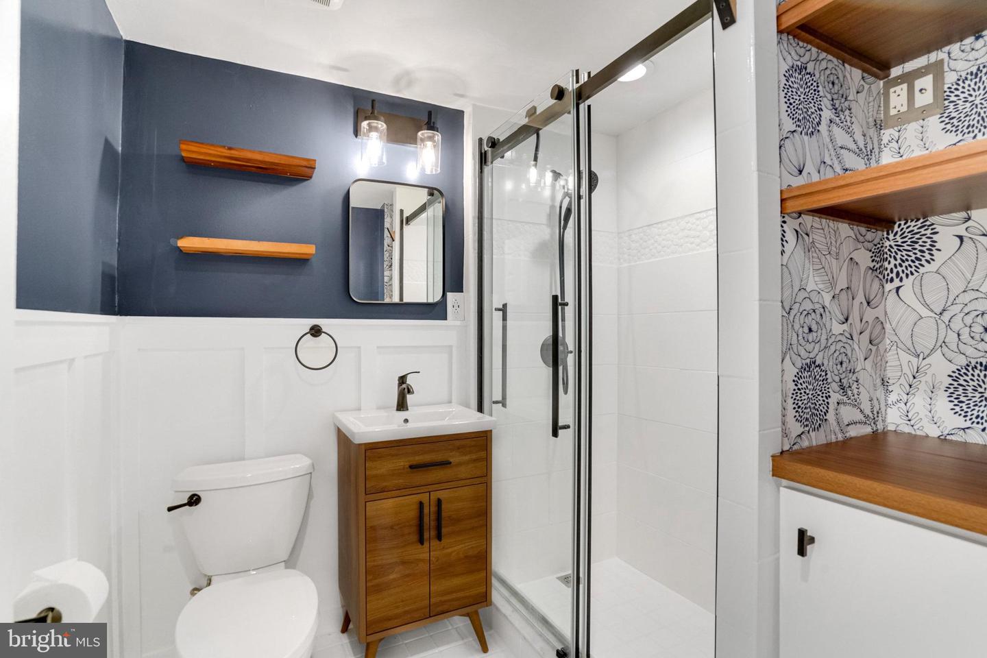 4600 DUKE ST #1305, ALEXANDRIA, Virginia 22304, 2 Bedrooms Bedrooms, ,1 BathroomBathrooms,Residential,For sale,4600 DUKE ST #1305,VAAX2047464 MLS # VAAX2047464