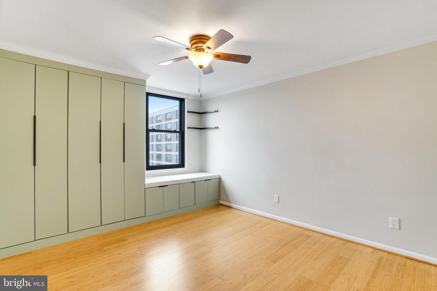 4600 DUKE ST #1305, ALEXANDRIA, Virginia 22304, 2 Bedrooms Bedrooms, ,1 BathroomBathrooms,Residential,For sale,4600 DUKE ST #1305,VAAX2047464 MLS # VAAX2047464