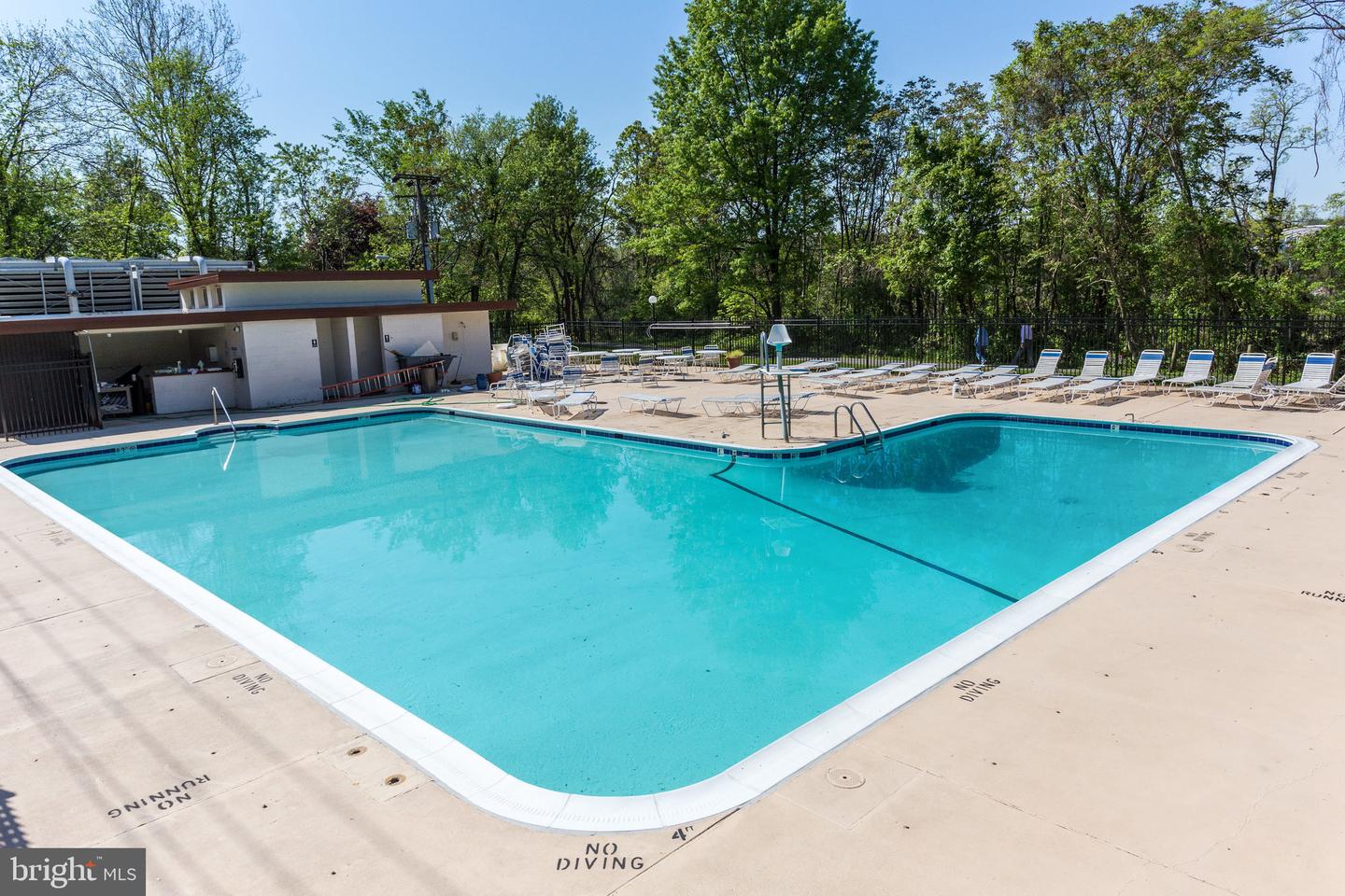 4600 DUKE ST #1305, ALEXANDRIA, Virginia 22304, 2 Bedrooms Bedrooms, ,1 BathroomBathrooms,Residential,For sale,4600 DUKE ST #1305,VAAX2047464 MLS # VAAX2047464