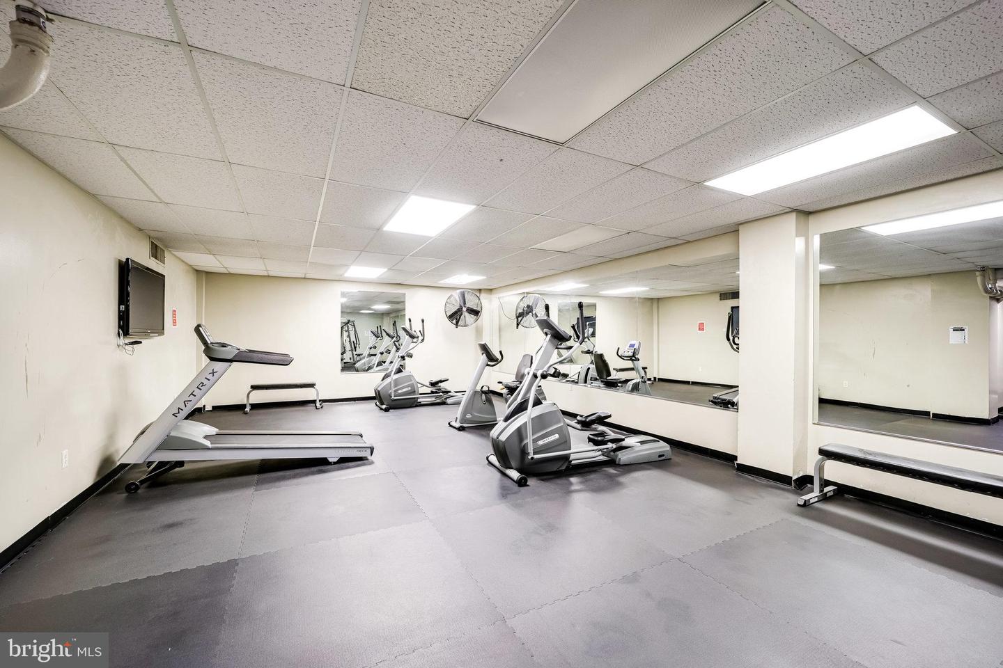 4600 DUKE ST #1305, ALEXANDRIA, Virginia 22304, 2 Bedrooms Bedrooms, ,1 BathroomBathrooms,Residential,For sale,4600 DUKE ST #1305,VAAX2047464 MLS # VAAX2047464