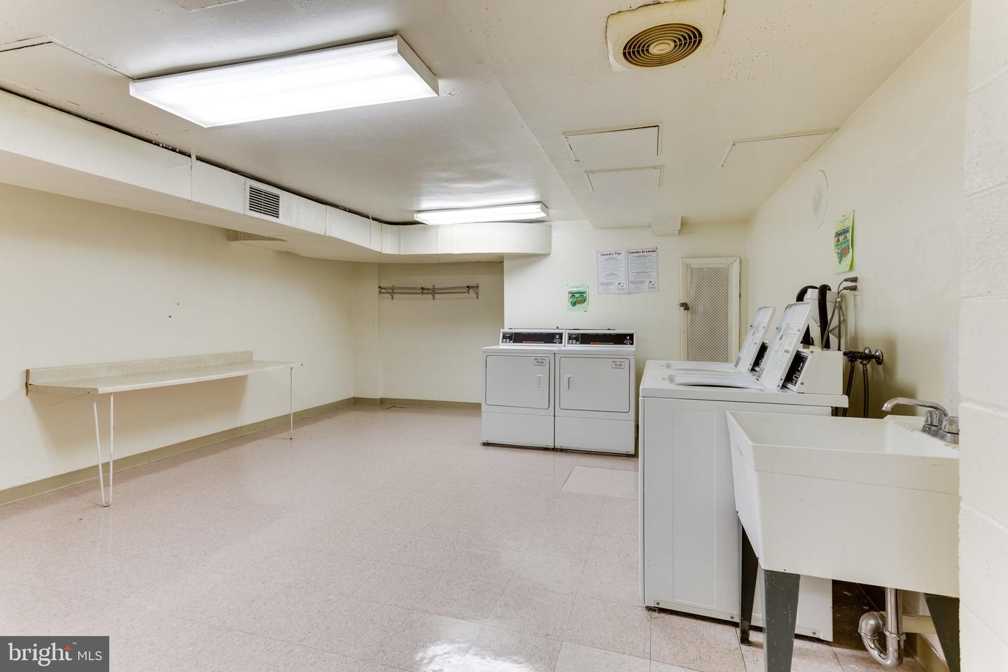 4600 DUKE ST #1305, ALEXANDRIA, Virginia 22304, 2 Bedrooms Bedrooms, ,1 BathroomBathrooms,Residential,For sale,4600 DUKE ST #1305,VAAX2047464 MLS # VAAX2047464
