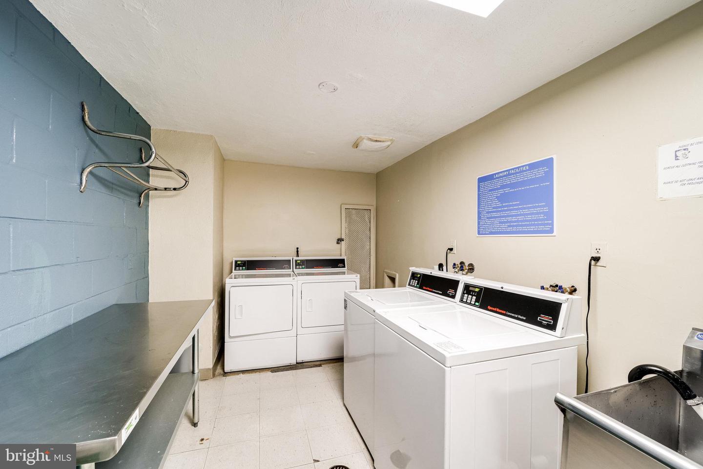 4600 DUKE ST #1305, ALEXANDRIA, Virginia 22304, 2 Bedrooms Bedrooms, ,1 BathroomBathrooms,Residential,For sale,4600 DUKE ST #1305,VAAX2047464 MLS # VAAX2047464