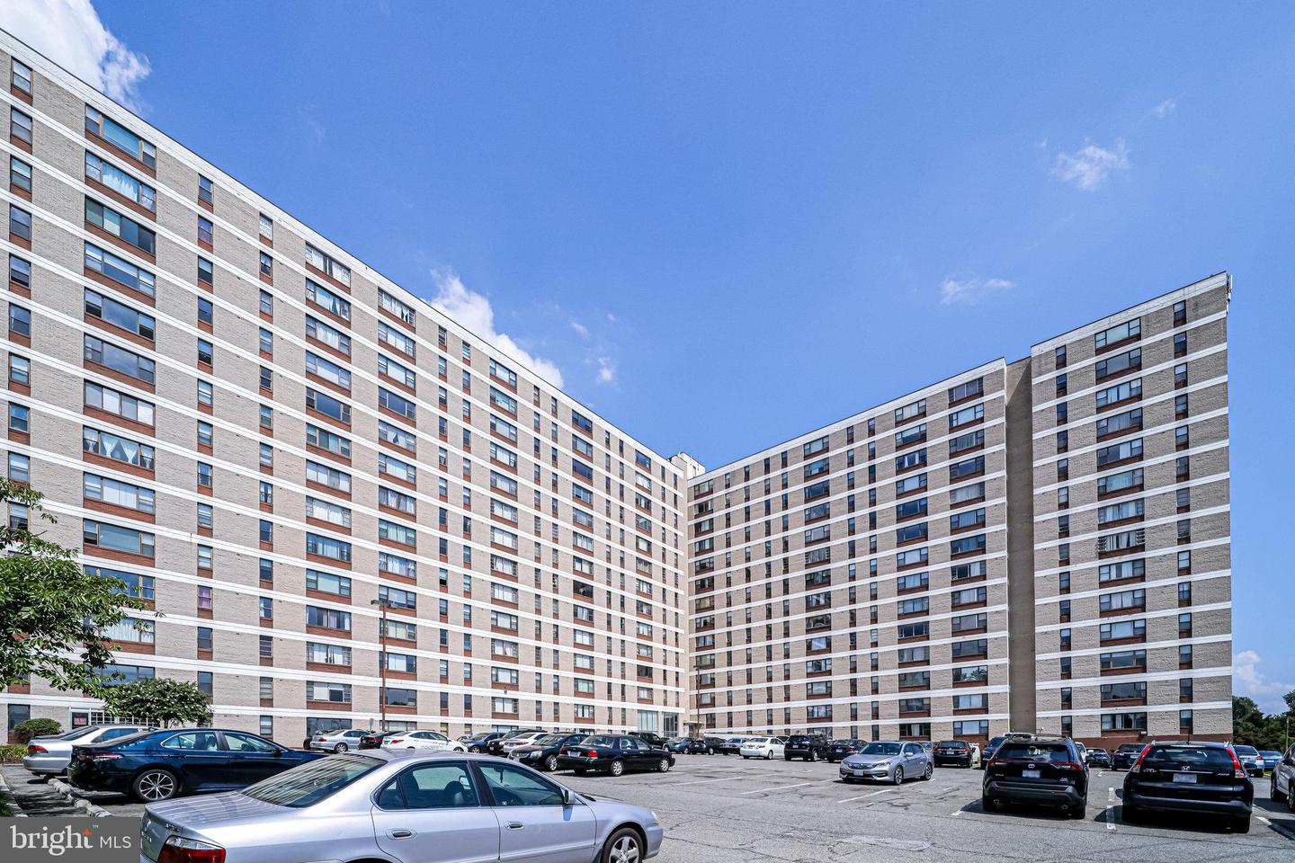 4600 DUKE ST #1305, ALEXANDRIA, Virginia 22304, 2 Bedrooms Bedrooms, ,1 BathroomBathrooms,Residential,For sale,4600 DUKE ST #1305,VAAX2047464 MLS # VAAX2047464
