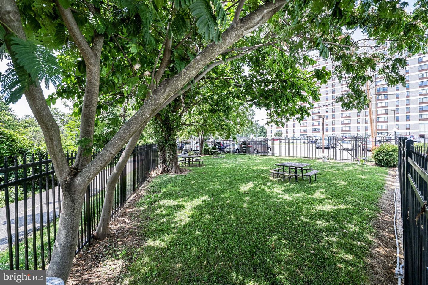 4600 DUKE ST #1305, ALEXANDRIA, Virginia 22304, 2 Bedrooms Bedrooms, ,1 BathroomBathrooms,Residential,For sale,4600 DUKE ST #1305,VAAX2047464 MLS # VAAX2047464