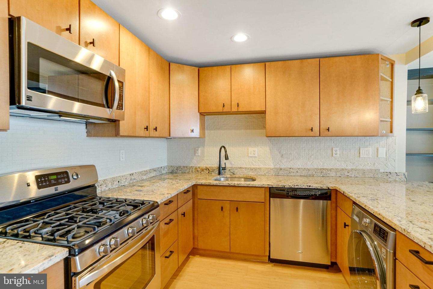 4600 DUKE ST #1305, ALEXANDRIA, Virginia 22304, 2 Bedrooms Bedrooms, ,1 BathroomBathrooms,Residential,For sale,4600 DUKE ST #1305,VAAX2047464 MLS # VAAX2047464