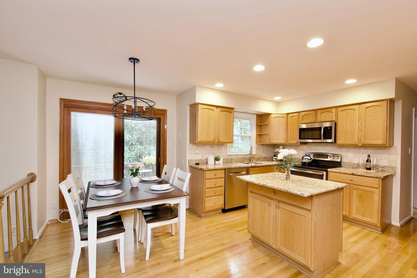 BURKE, Virginia 22015, 4 Bedrooms Bedrooms, ,3 BathroomsBathrooms,Residential,For sale,VAFX2255620 MLS # VAFX2255620