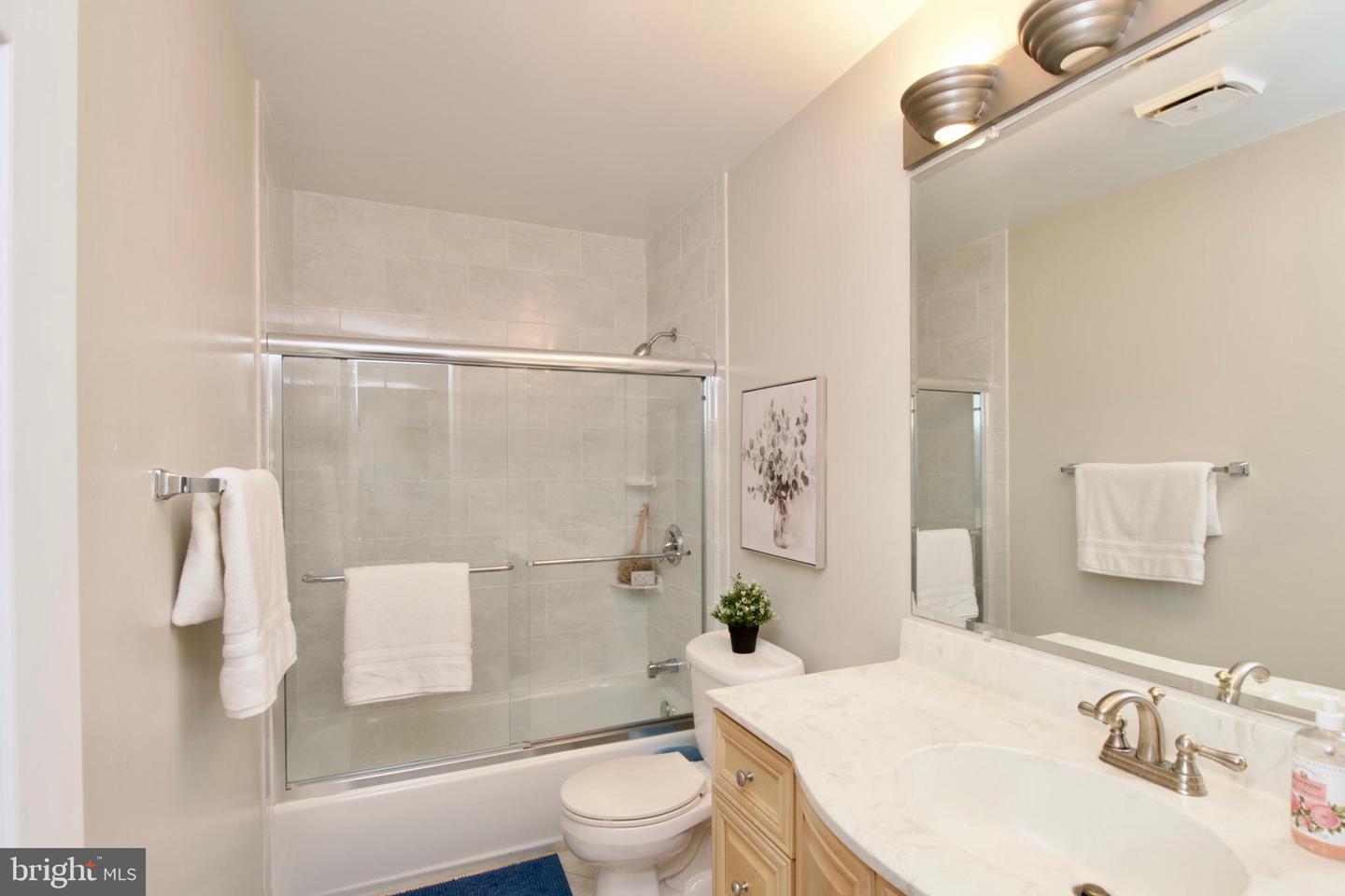 BURKE, Virginia 22015, 4 Bedrooms Bedrooms, ,3 BathroomsBathrooms,Residential,For sale,VAFX2255620 MLS # VAFX2255620