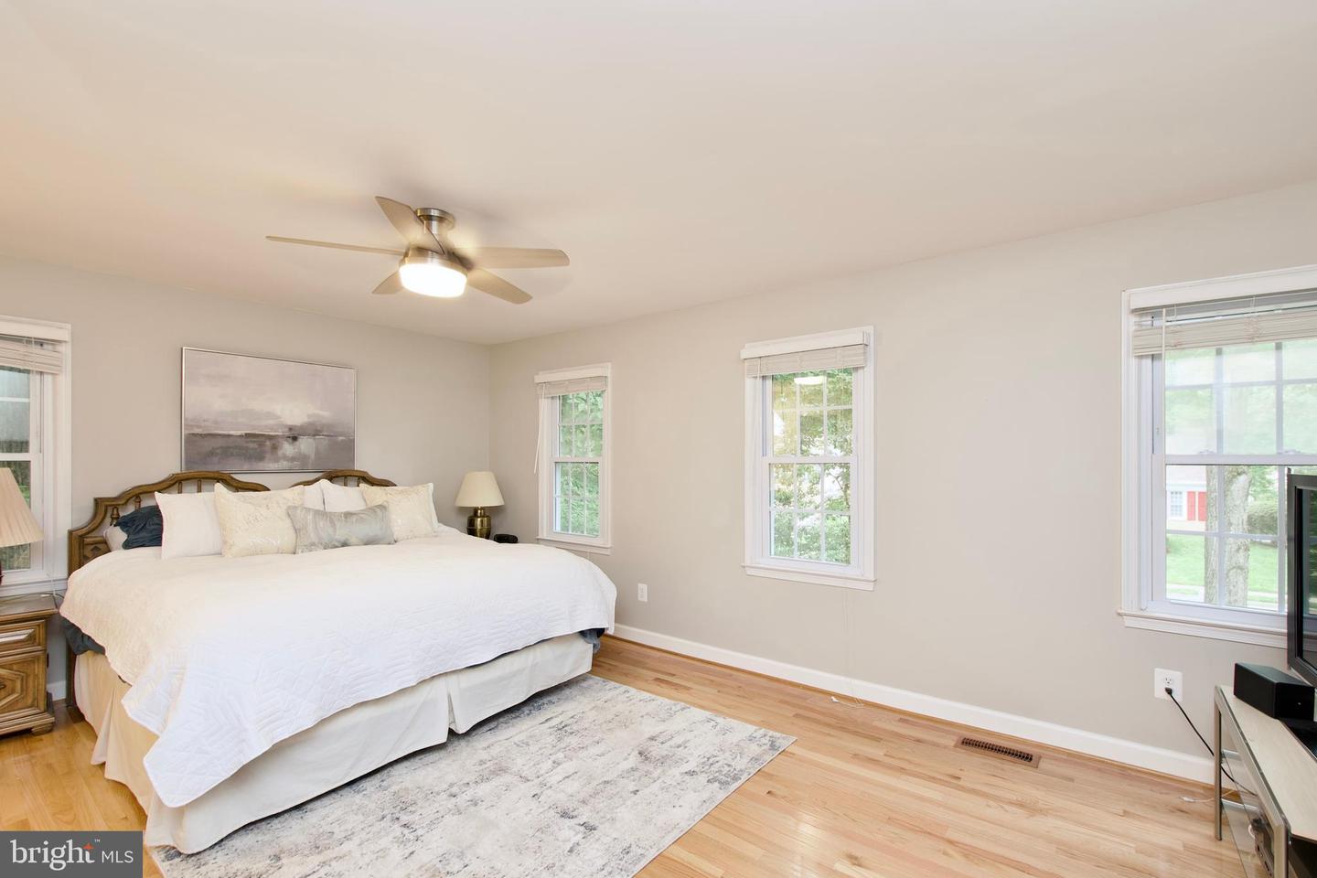 BURKE, Virginia 22015, 4 Bedrooms Bedrooms, ,3 BathroomsBathrooms,Residential,For sale,VAFX2255620 MLS # VAFX2255620