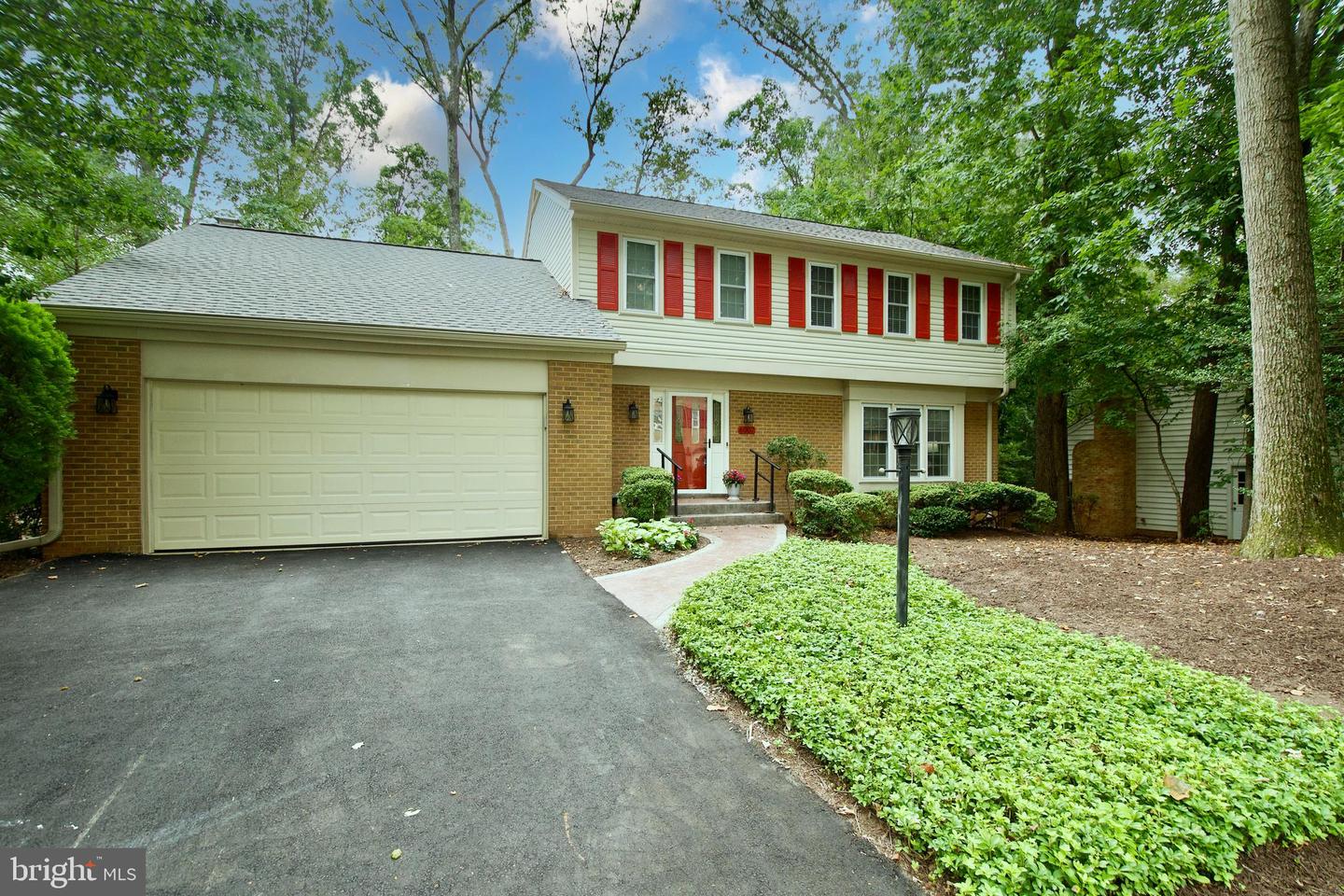 BURKE, Virginia 22015, 4 Bedrooms Bedrooms, ,3 BathroomsBathrooms,Residential,For sale,VAFX2255620 MLS # VAFX2255620