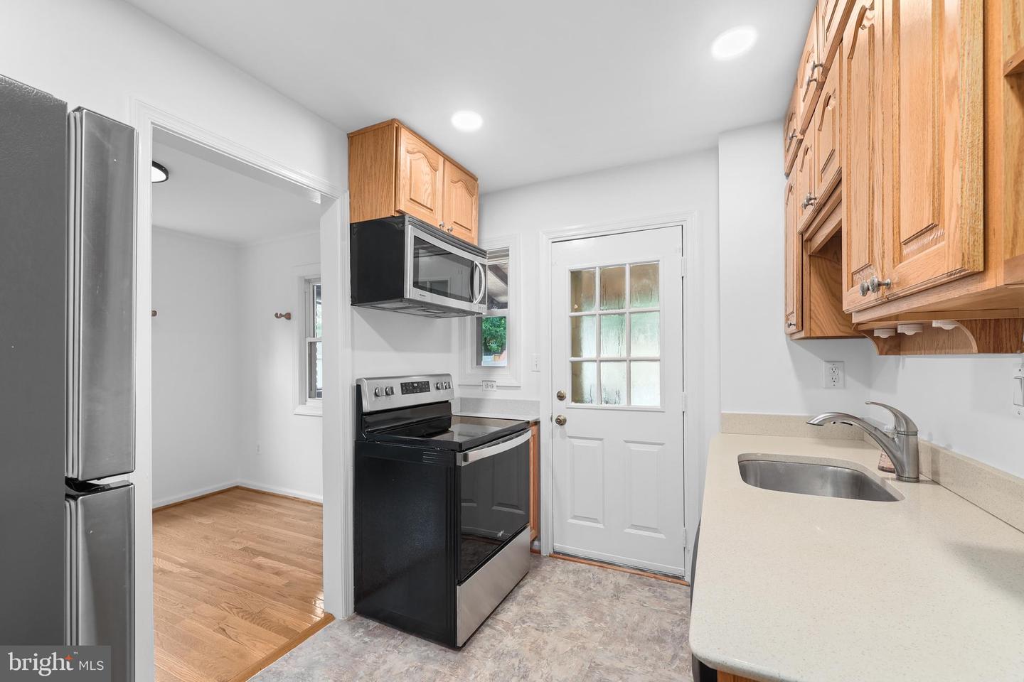 2109 ARLINGTON TER, ALEXANDRIA, Virginia 22303, 2 Bedrooms Bedrooms, ,2 BathroomsBathrooms,Residential,For sale,2109 ARLINGTON TER,VAFX2256464 MLS # VAFX2256464
