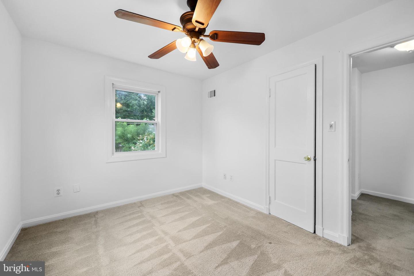 2109 ARLINGTON TER, ALEXANDRIA, Virginia 22303, 2 Bedrooms Bedrooms, ,2 BathroomsBathrooms,Residential,For sale,2109 ARLINGTON TER,VAFX2256464 MLS # VAFX2256464