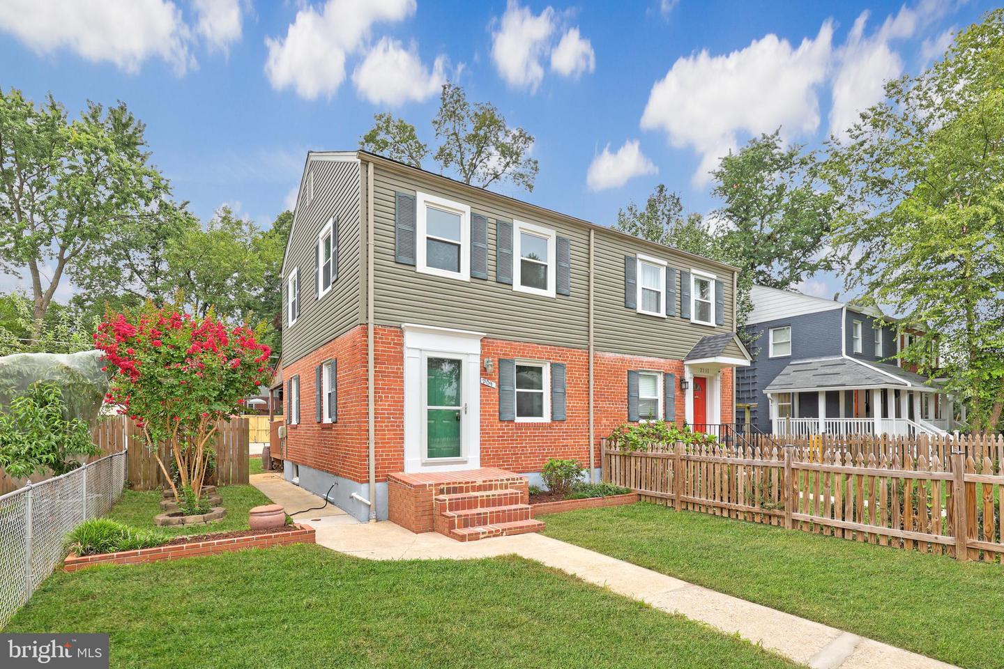 2109 ARLINGTON TER, ALEXANDRIA, Virginia 22303, 2 Bedrooms Bedrooms, ,2 BathroomsBathrooms,Residential,For sale,2109 ARLINGTON TER,VAFX2256464 MLS # VAFX2256464