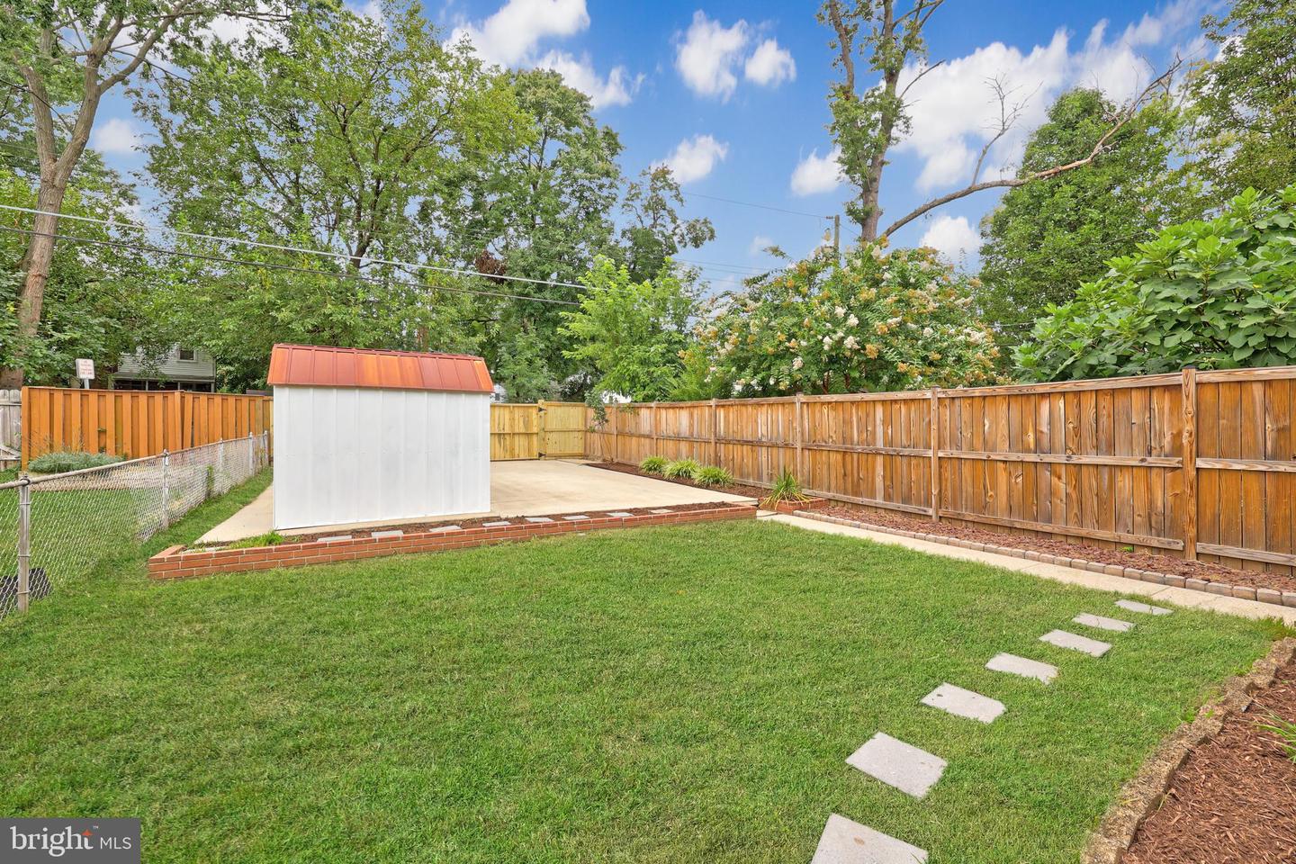 2109 ARLINGTON TER, ALEXANDRIA, Virginia 22303, 2 Bedrooms Bedrooms, ,2 BathroomsBathrooms,Residential,For sale,2109 ARLINGTON TER,VAFX2256464 MLS # VAFX2256464