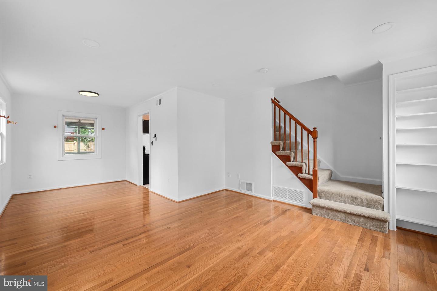 2109 ARLINGTON TER, ALEXANDRIA, Virginia 22303, 2 Bedrooms Bedrooms, ,2 BathroomsBathrooms,Residential,For sale,2109 ARLINGTON TER,VAFX2256464 MLS # VAFX2256464
