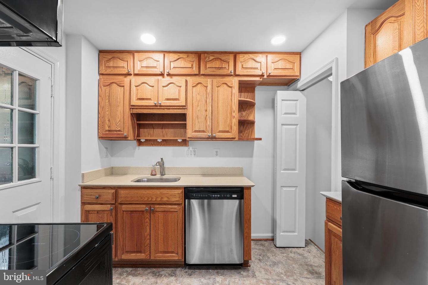 2109 ARLINGTON TER, ALEXANDRIA, Virginia 22303, 2 Bedrooms Bedrooms, ,2 BathroomsBathrooms,Residential,For sale,2109 ARLINGTON TER,VAFX2256464 MLS # VAFX2256464