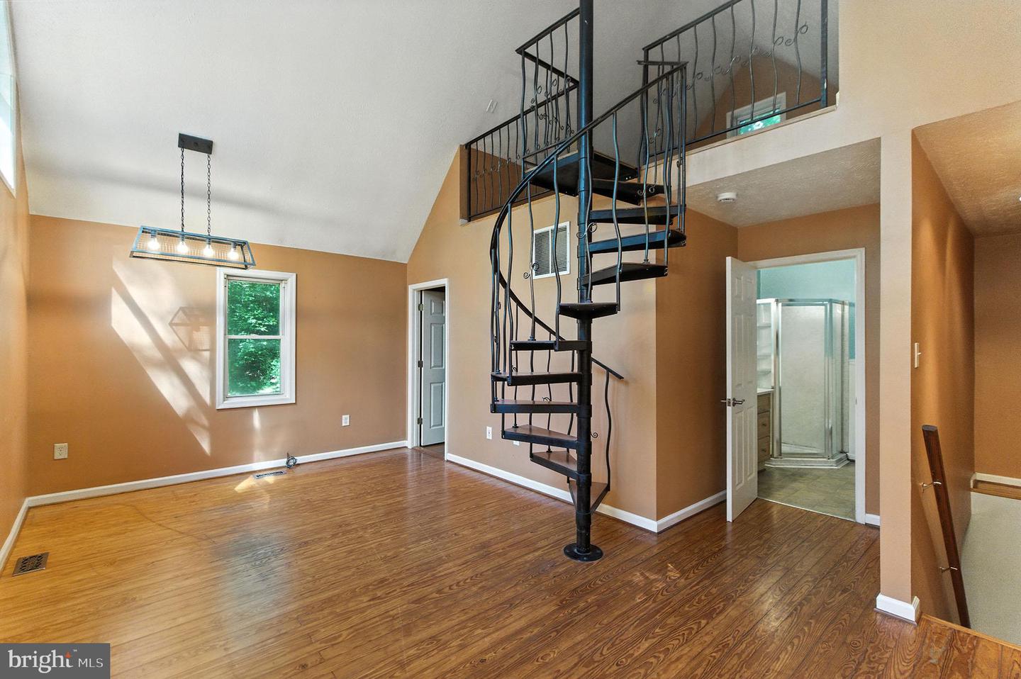 106 INCA RD, LINDEN, Virginia 22642, 2 Bedrooms Bedrooms, ,1 BathroomBathrooms,Residential,For sale,106 INCA RD,VAWR2011822 MLS # VAWR2011822