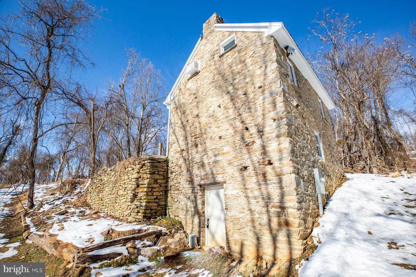 41495 BALD HILL RD, LEESBURG, Virginia 20176, 1 Bedroom Bedrooms, 4 Rooms Rooms,1 BathroomBathrooms,Residential,For sale,41495 BALD HILL RD,VALO2103396 MLS # VALO2103396