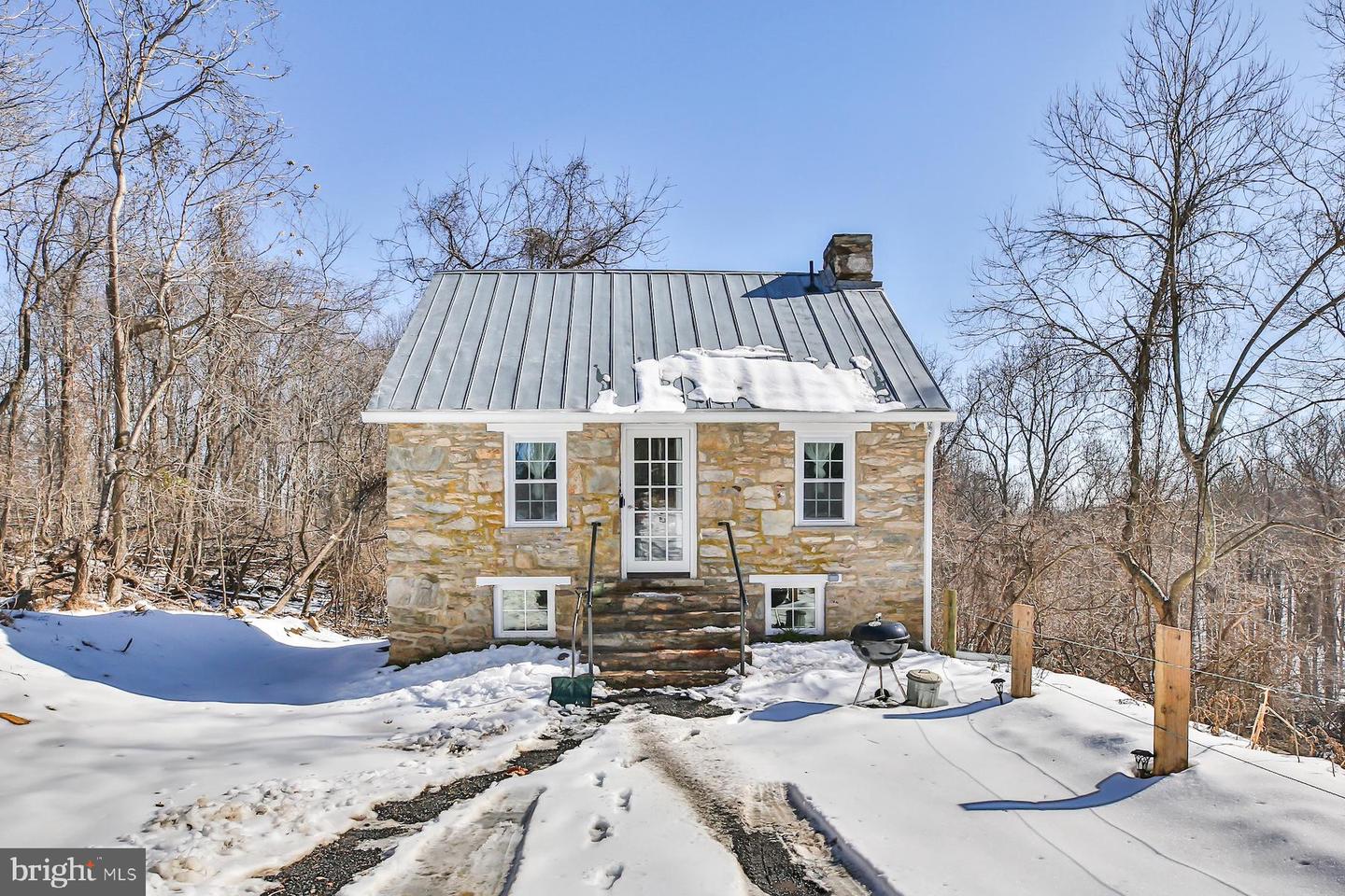 41495 BALD HILL RD, LEESBURG, Virginia 20176, 1 Bedroom Bedrooms, 4 Rooms Rooms,1 BathroomBathrooms,Residential,For sale,41495 BALD HILL RD,VALO2103396 MLS # VALO2103396