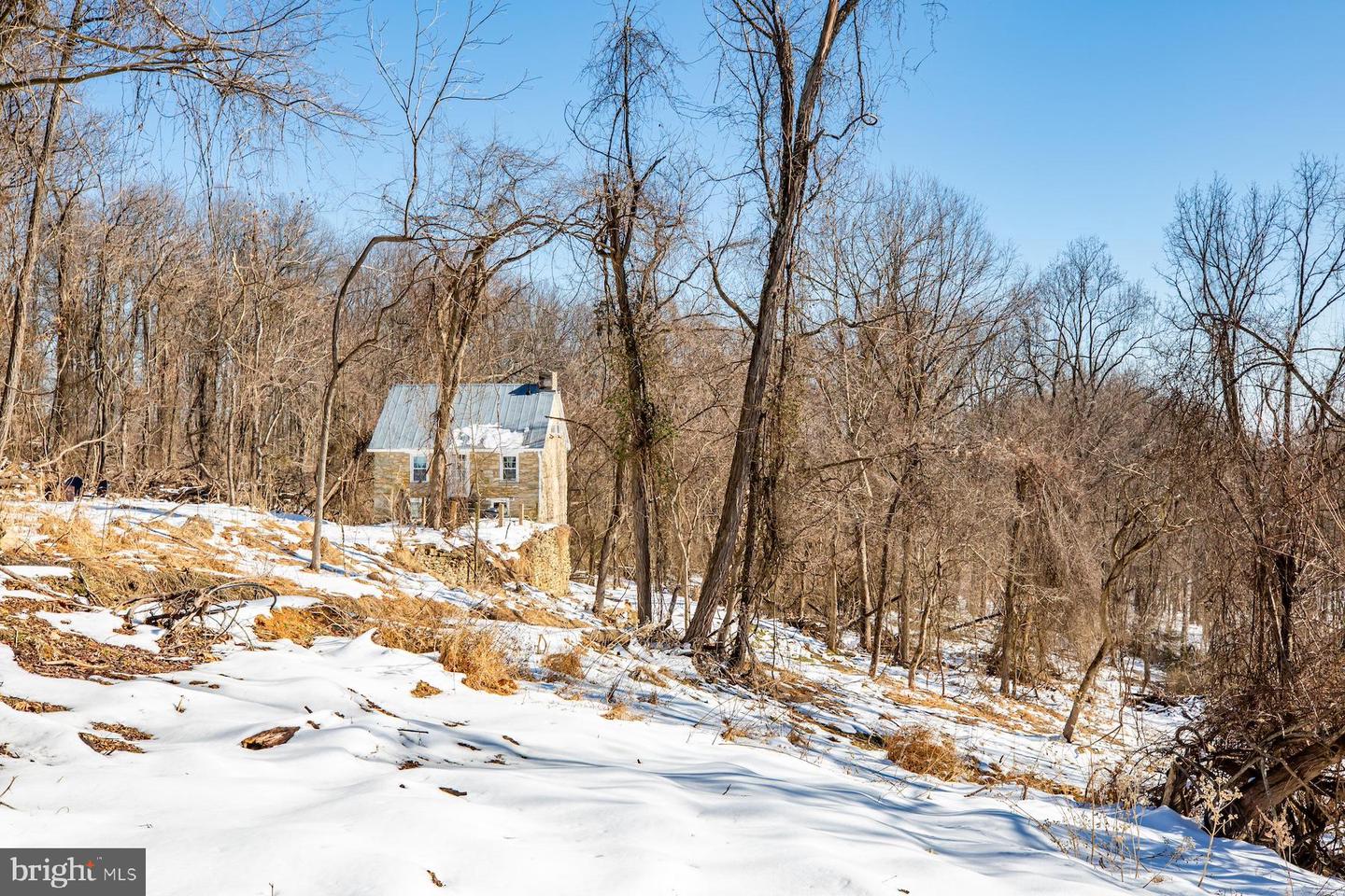 41495 BALD HILL RD, LEESBURG, Virginia 20176, 1 Bedroom Bedrooms, 4 Rooms Rooms,1 BathroomBathrooms,Residential,For sale,41495 BALD HILL RD,VALO2103396 MLS # VALO2103396