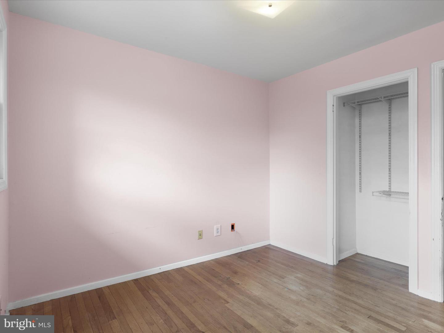3025 GRAHAM RD, FALLS CHURCH, Virginia 22042, 3 Bedrooms Bedrooms, 11 Rooms Rooms,2 BathroomsBathrooms,Residential,For sale,3025 GRAHAM RD,VAFX2258902 MLS # VAFX2258902