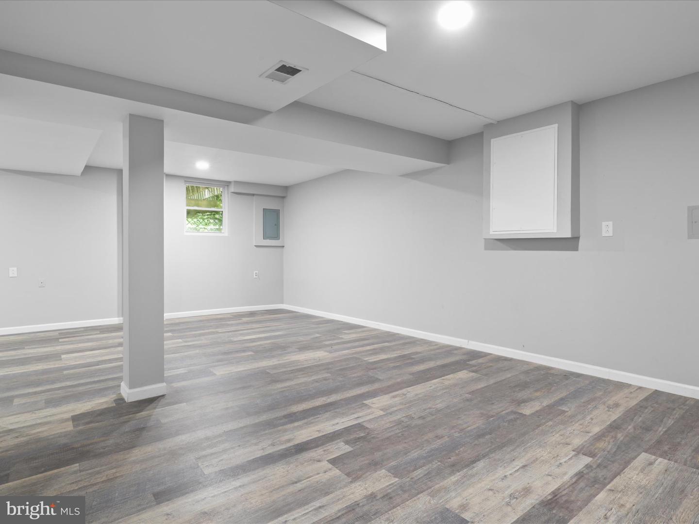 3025 GRAHAM RD, FALLS CHURCH, Virginia 22042, 3 Bedrooms Bedrooms, 11 Rooms Rooms,2 BathroomsBathrooms,Residential,For sale,3025 GRAHAM RD,VAFX2258902 MLS # VAFX2258902