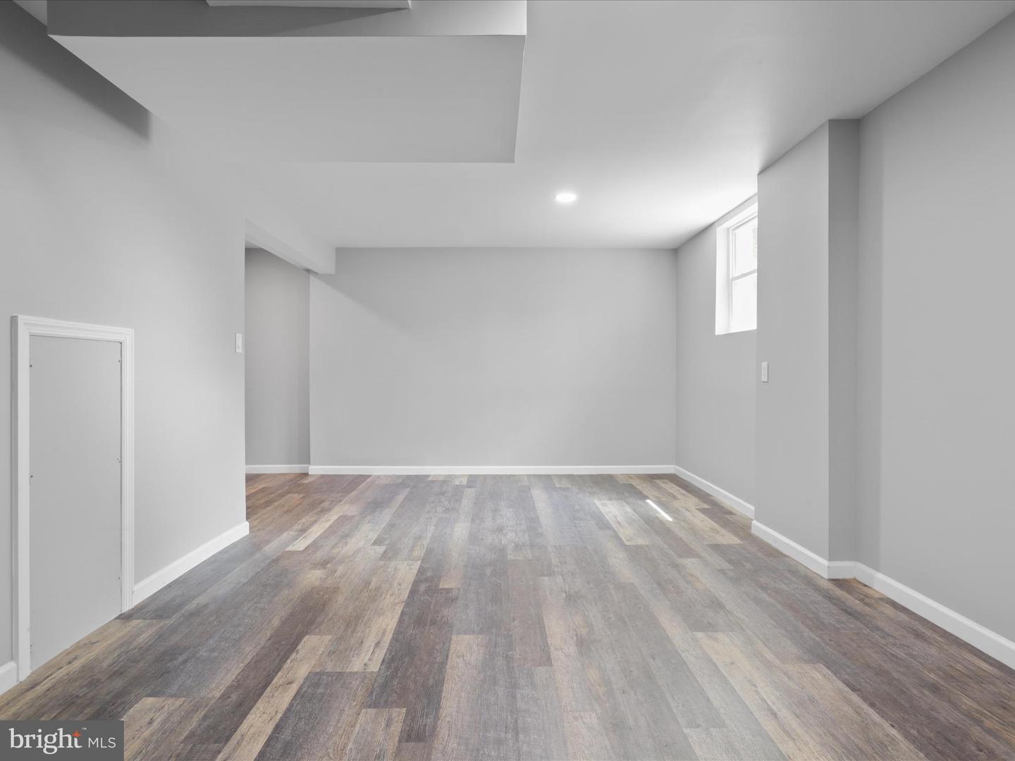 3025 GRAHAM RD, FALLS CHURCH, Virginia 22042, 3 Bedrooms Bedrooms, 11 Rooms Rooms,2 BathroomsBathrooms,Residential,For sale,3025 GRAHAM RD,VAFX2258902 MLS # VAFX2258902