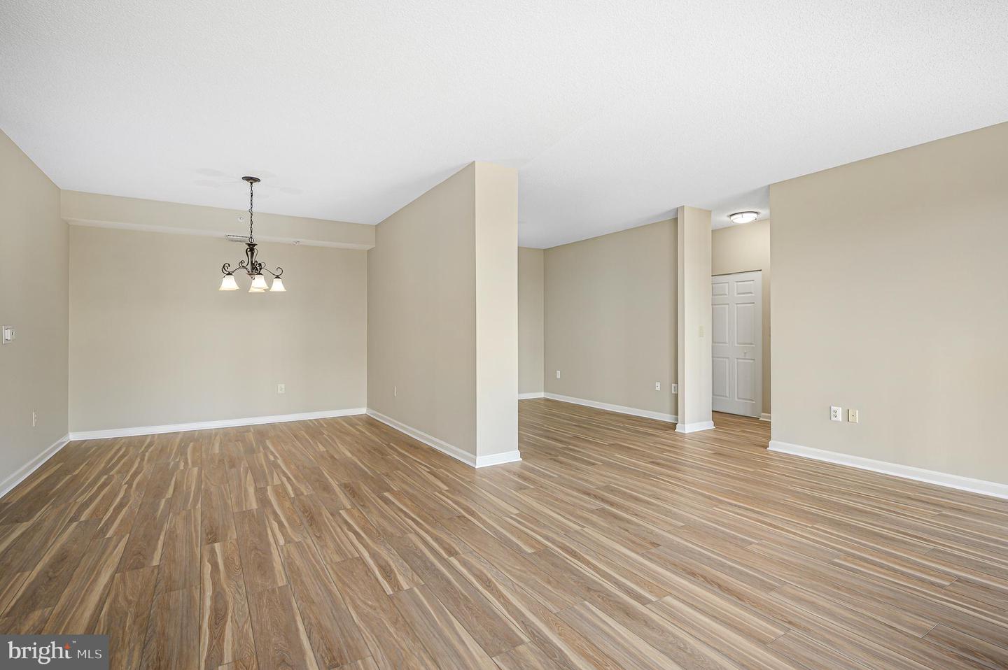 19365 CYPRESS RIDGE TER #1111, LEESBURG, Virginia 20176, 2 Bedrooms Bedrooms, ,2 BathroomsBathrooms,Residential,For sale,19365 CYPRESS RIDGE TER #1111,VALO2103830 MLS # VALO2103830