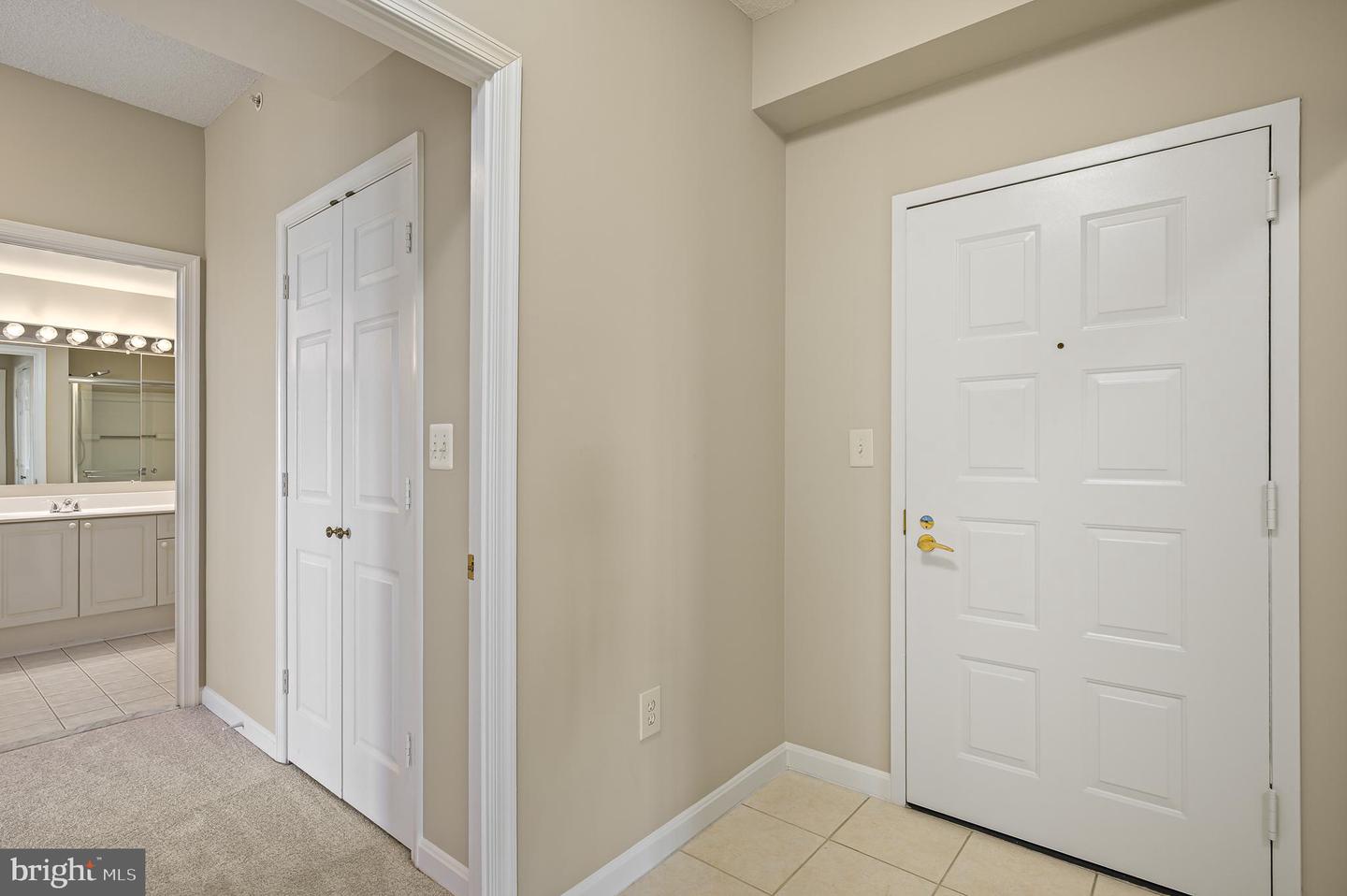 19365 CYPRESS RIDGE TER #1111, LEESBURG, Virginia 20176, 2 Bedrooms Bedrooms, ,2 BathroomsBathrooms,Residential,For sale,19365 CYPRESS RIDGE TER #1111,VALO2103830 MLS # VALO2103830