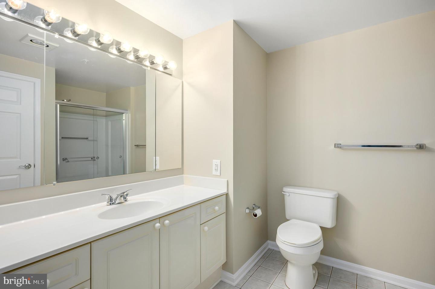 19365 CYPRESS RIDGE TER #1111, LEESBURG, Virginia 20176, 2 Bedrooms Bedrooms, ,2 BathroomsBathrooms,Residential,For sale,19365 CYPRESS RIDGE TER #1111,VALO2103830 MLS # VALO2103830