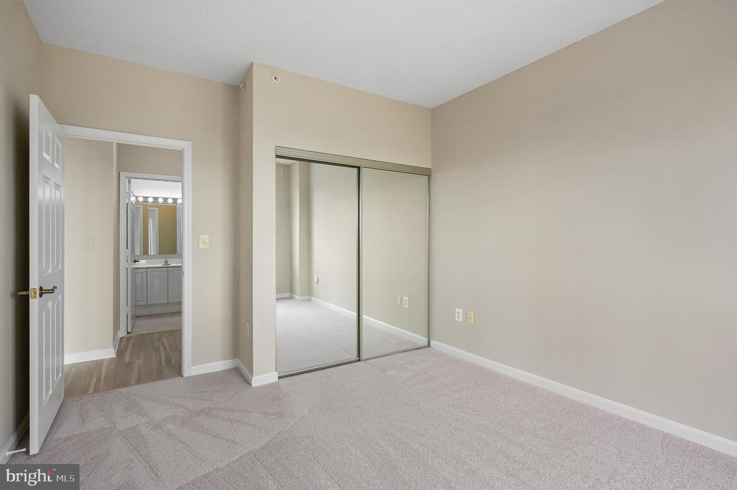 19365 CYPRESS RIDGE TER #1111, LEESBURG, Virginia 20176, 2 Bedrooms Bedrooms, ,2 BathroomsBathrooms,Residential,For sale,19365 CYPRESS RIDGE TER #1111,VALO2103830 MLS # VALO2103830