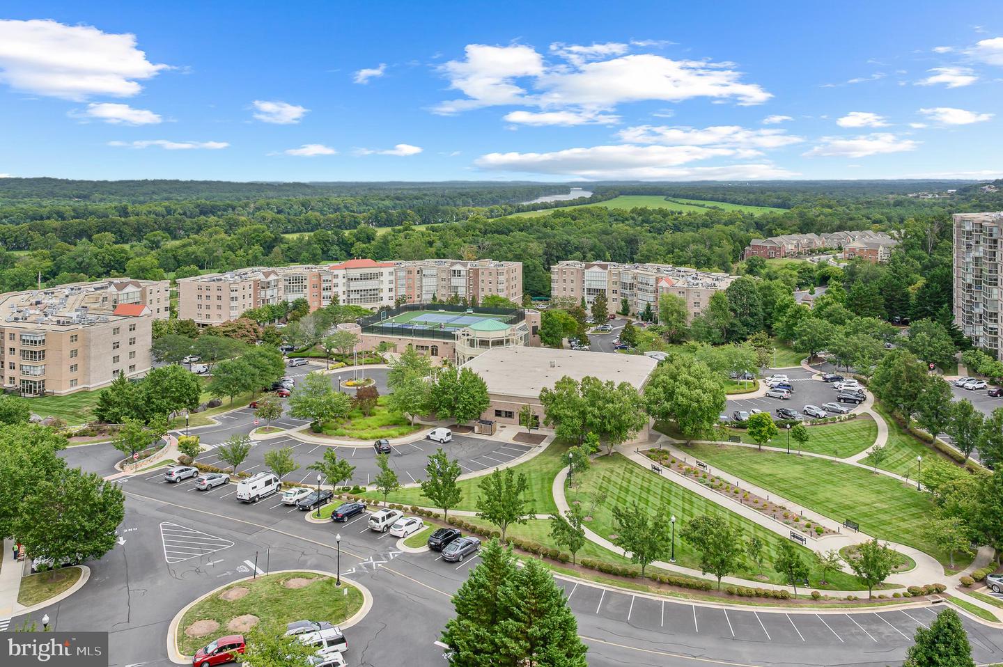 19365 CYPRESS RIDGE TER #1111, LEESBURG, Virginia 20176, 2 Bedrooms Bedrooms, ,2 BathroomsBathrooms,Residential,For sale,19365 CYPRESS RIDGE TER #1111,VALO2103830 MLS # VALO2103830