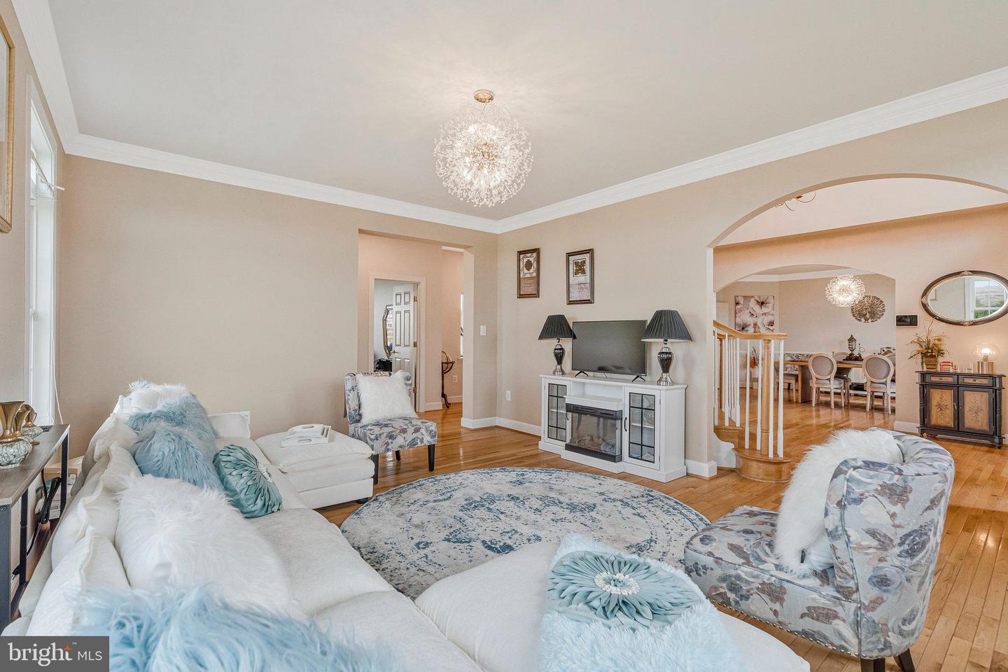 42131 PANORAMA, LEESBURG, Virginia 20176, 5 Bedrooms Bedrooms, ,6 BathroomsBathrooms,Residential,For sale,42131 PANORAMA,VALO2104090 MLS # VALO2104090