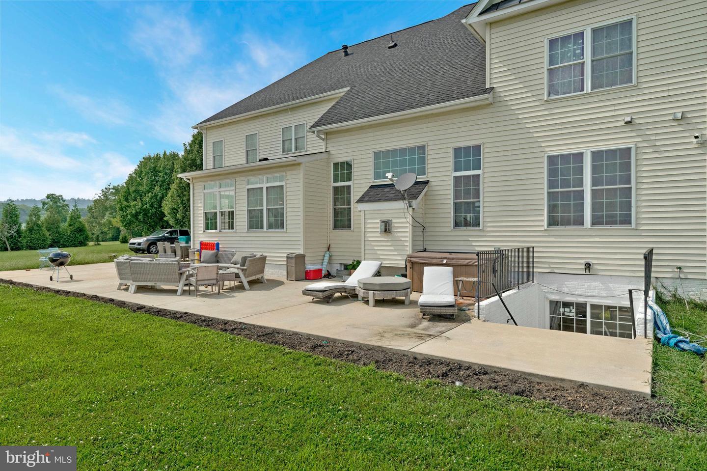 42131 PANORAMA, LEESBURG, Virginia 20176, 5 Bedrooms Bedrooms, ,6 BathroomsBathrooms,Residential,For sale,42131 PANORAMA,VALO2104090 MLS # VALO2104090