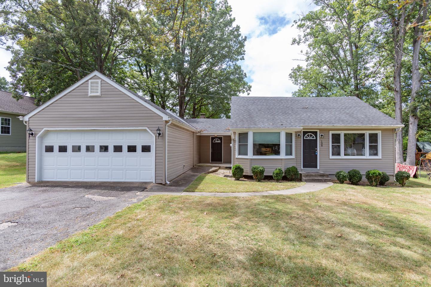 108 PENDER ST, FREDERICKSBURG, Virginia 22408, 3 Bedrooms Bedrooms, ,2 BathroomsBathrooms,Residential,For sale,108 PENDER ST,VASP2035330 MLS # VASP2035330