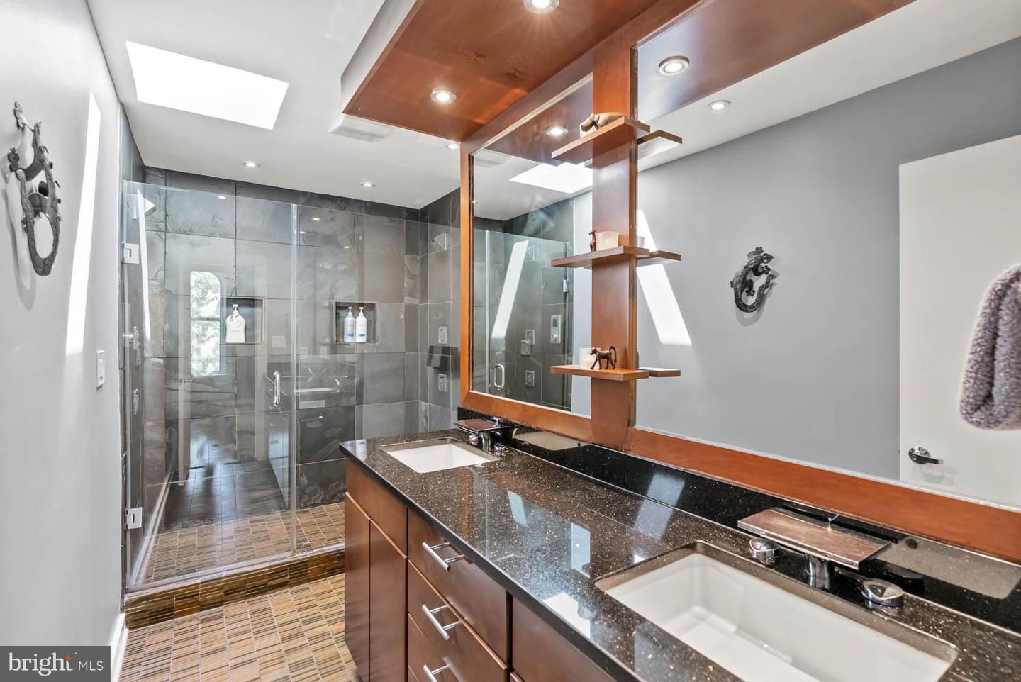 1332 CORCORAN ST NW #6, WASHINGTON, District Of Columbia 20009, 2 Bedrooms Bedrooms, ,2 BathroomsBathrooms,Residential,For sale,1332 CORCORAN ST NW #6,DCDC2214402 MLS # DCDC2214402