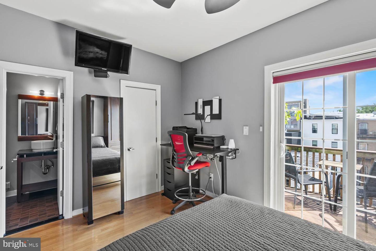 1332 CORCORAN ST NW #6, WASHINGTON, District Of Columbia 20009, 2 Bedrooms Bedrooms, ,2 BathroomsBathrooms,Residential,For sale,1332 CORCORAN ST NW #6,DCDC2214402 MLS # DCDC2214402