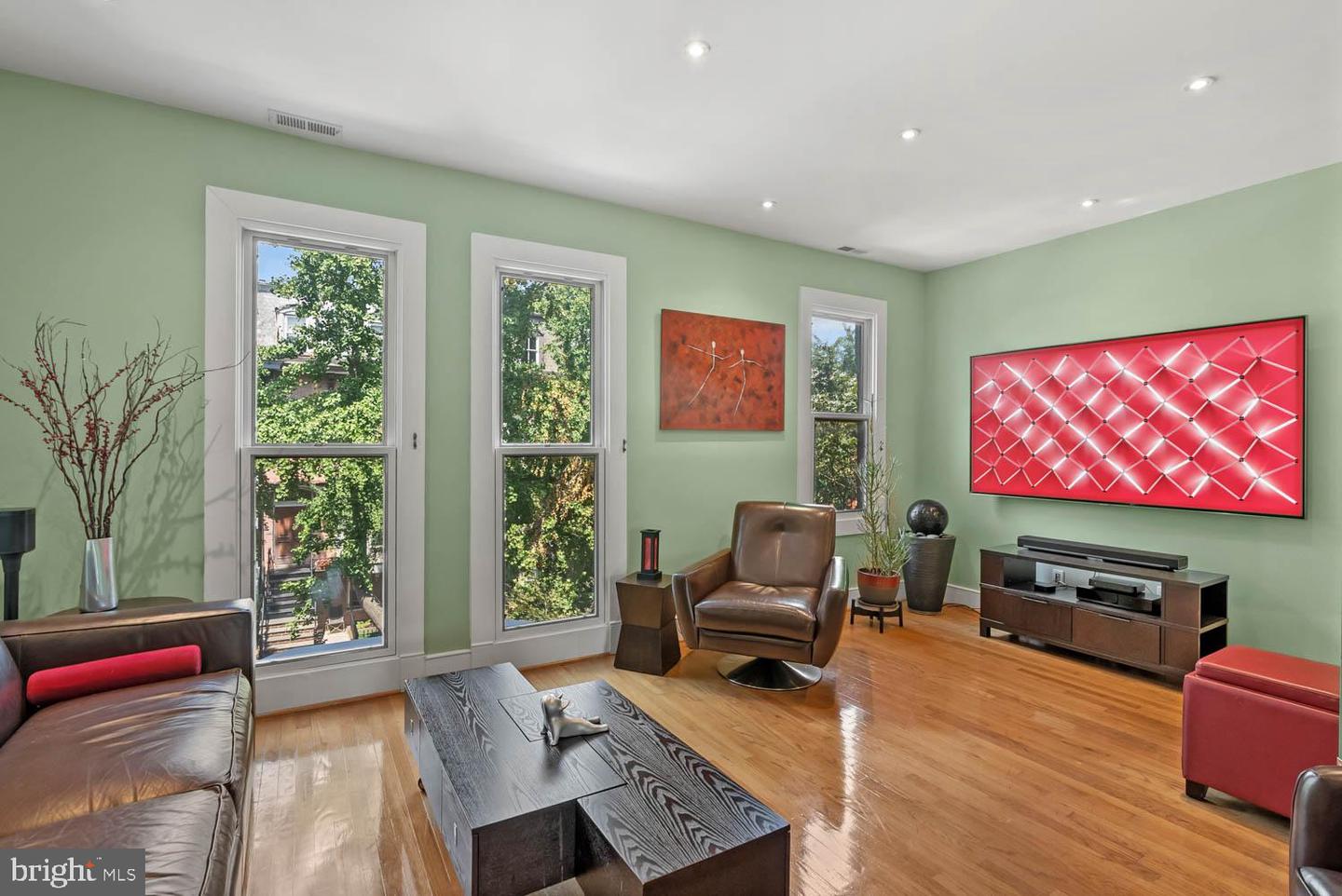 1332 CORCORAN ST NW #6, WASHINGTON, District Of Columbia 20009, 2 Bedrooms Bedrooms, ,2 BathroomsBathrooms,Residential,For sale,1332 CORCORAN ST NW #6,DCDC2214402 MLS # DCDC2214402