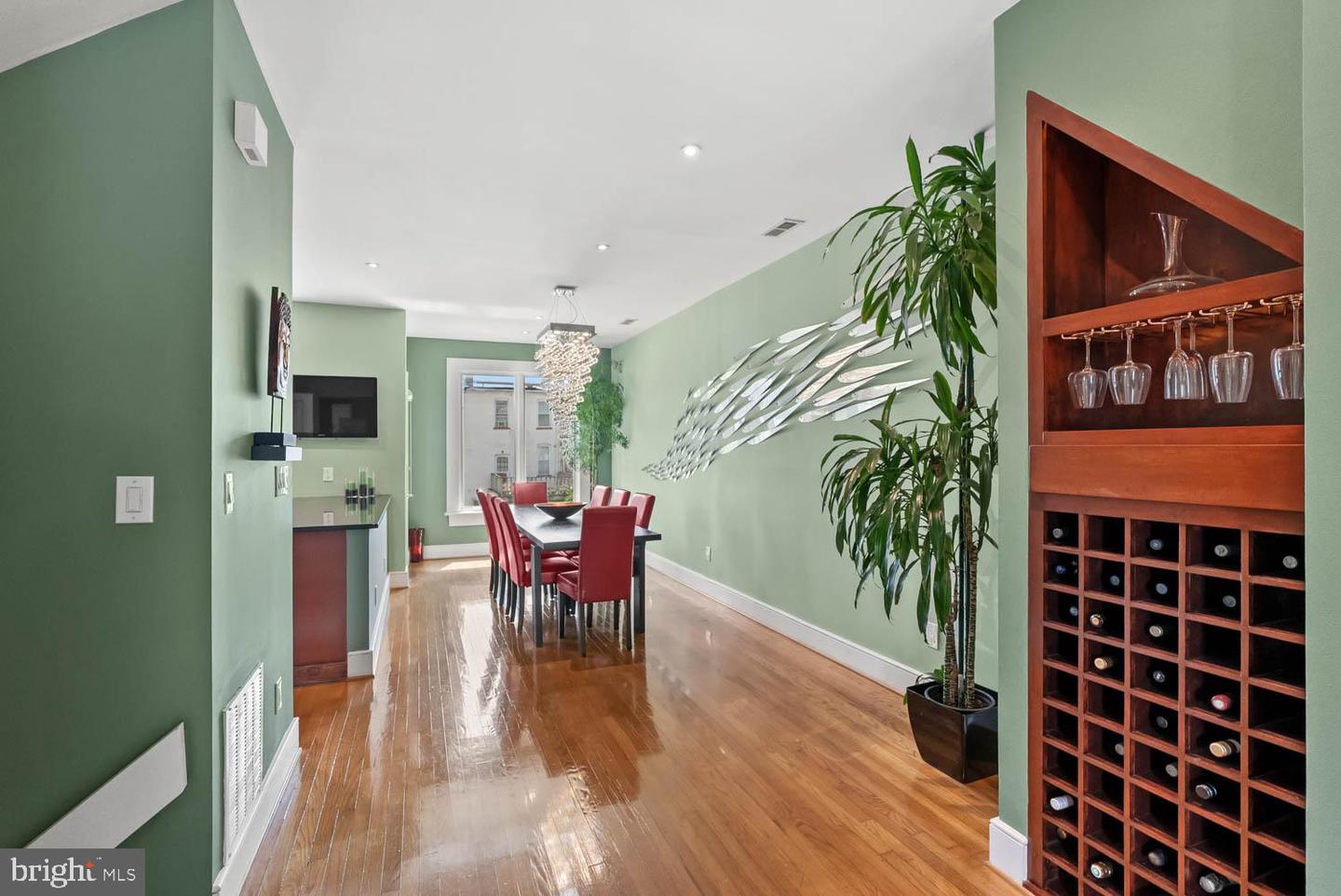 1332 CORCORAN ST NW #6, WASHINGTON, District Of Columbia 20009, 2 Bedrooms Bedrooms, ,2 BathroomsBathrooms,Residential,For sale,1332 CORCORAN ST NW #6,DCDC2214402 MLS # DCDC2214402