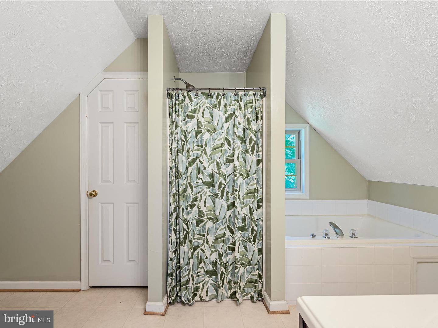 18 ROCKY KNOB LN, FRONT ROYAL, Virginia 22630, 3 Bedrooms Bedrooms, ,2 BathroomsBathrooms,Residential,For sale,18 ROCKY KNOB LN,VAWR2011944 MLS # VAWR2011944