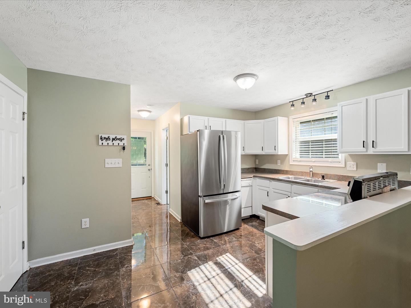 18 ROCKY KNOB LN, FRONT ROYAL, Virginia 22630, 3 Bedrooms Bedrooms, ,2 BathroomsBathrooms,Residential,For sale,18 ROCKY KNOB LN,VAWR2011944 MLS # VAWR2011944