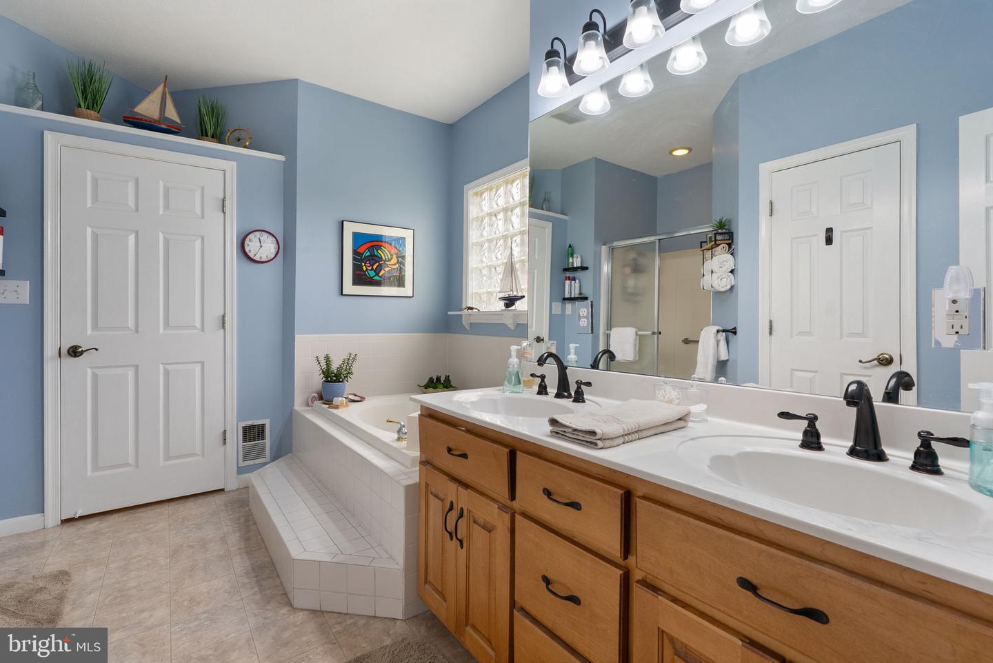 124 MCCLURE WAY, WINCHESTER, Virginia 22601, 5 Bedrooms Bedrooms, 13 Rooms Rooms,3 BathroomsBathrooms,Residential,For sale,124 MCCLURE WAY,VAFV2036044 MLS # VAFV2036044