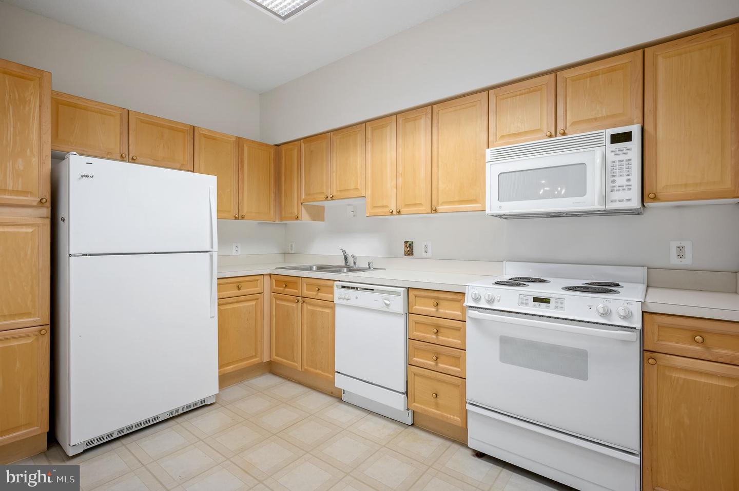 19365 CYPRESS RIDGE TER #519, LEESBURG, Virginia 20176, 2 Bedrooms Bedrooms, 4 Rooms Rooms,2 BathroomsBathrooms,Residential,For sale,19365 CYPRESS RIDGE TER #519,VALO2104432 MLS # VALO2104432